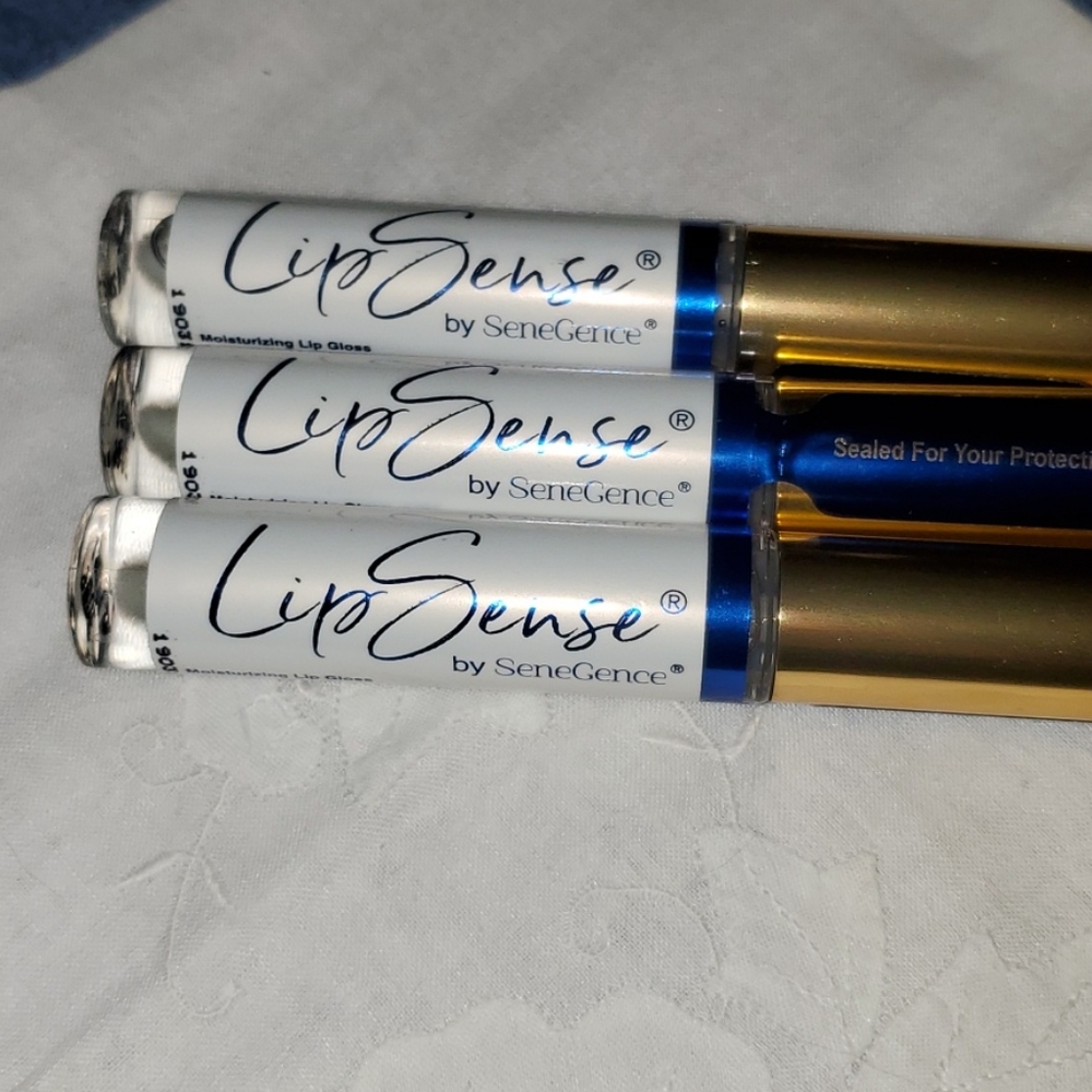 LipSence lip moisturizing gloss